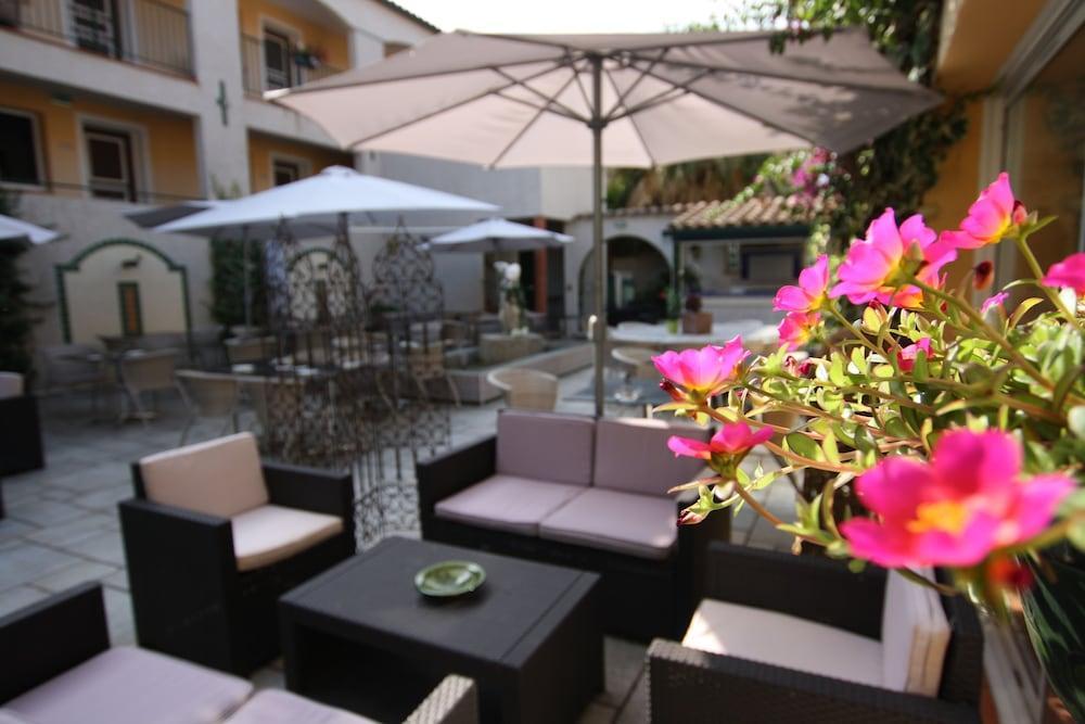 Logis Hotel Les II Mas - Perpignan Sud Cabestany Екстериор снимка