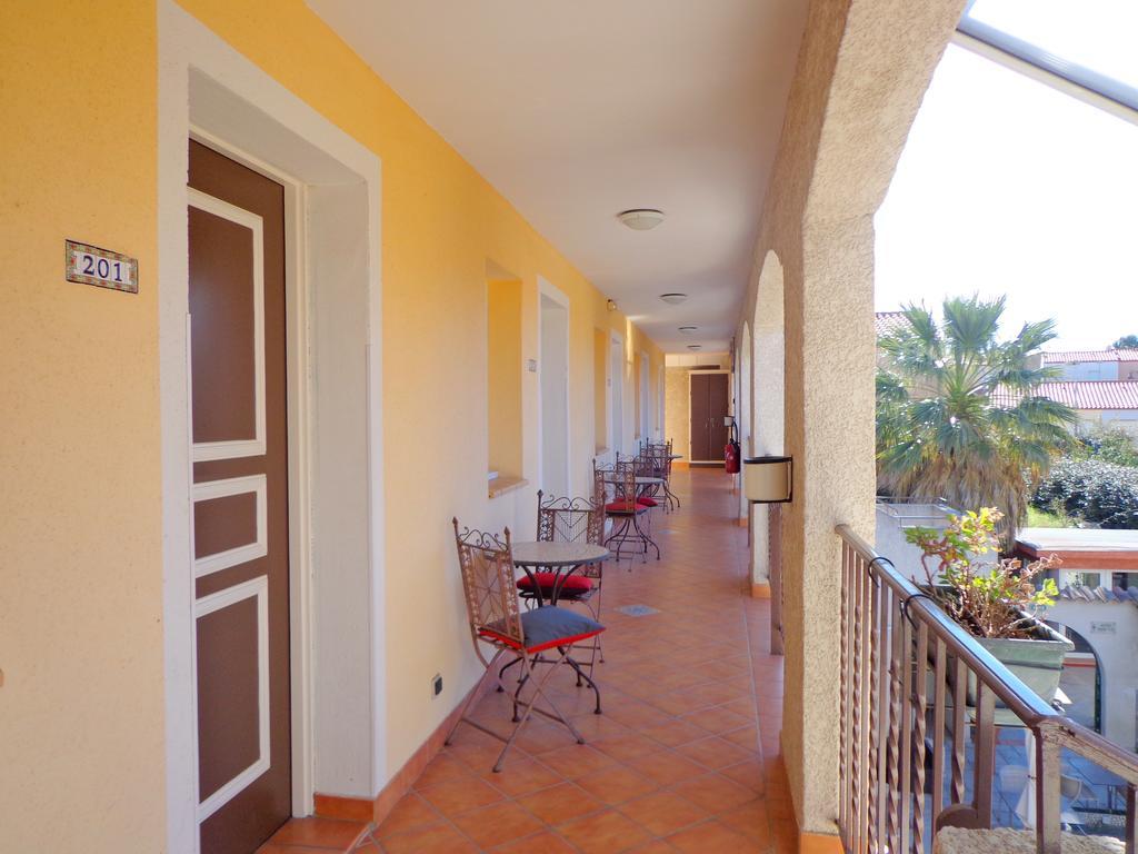 Logis Hotel Les II Mas - Perpignan Sud Cabestany Екстериор снимка